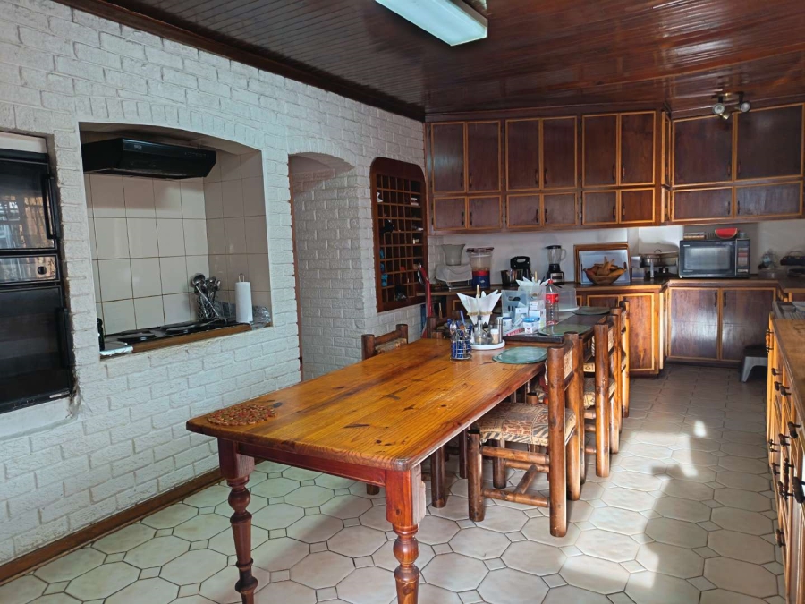 6 Bedroom Property for Sale in Heuwelsig Free State